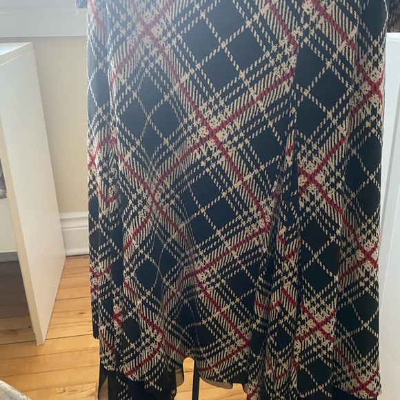 2 pièce skirt and top. - Picture 5 of 5